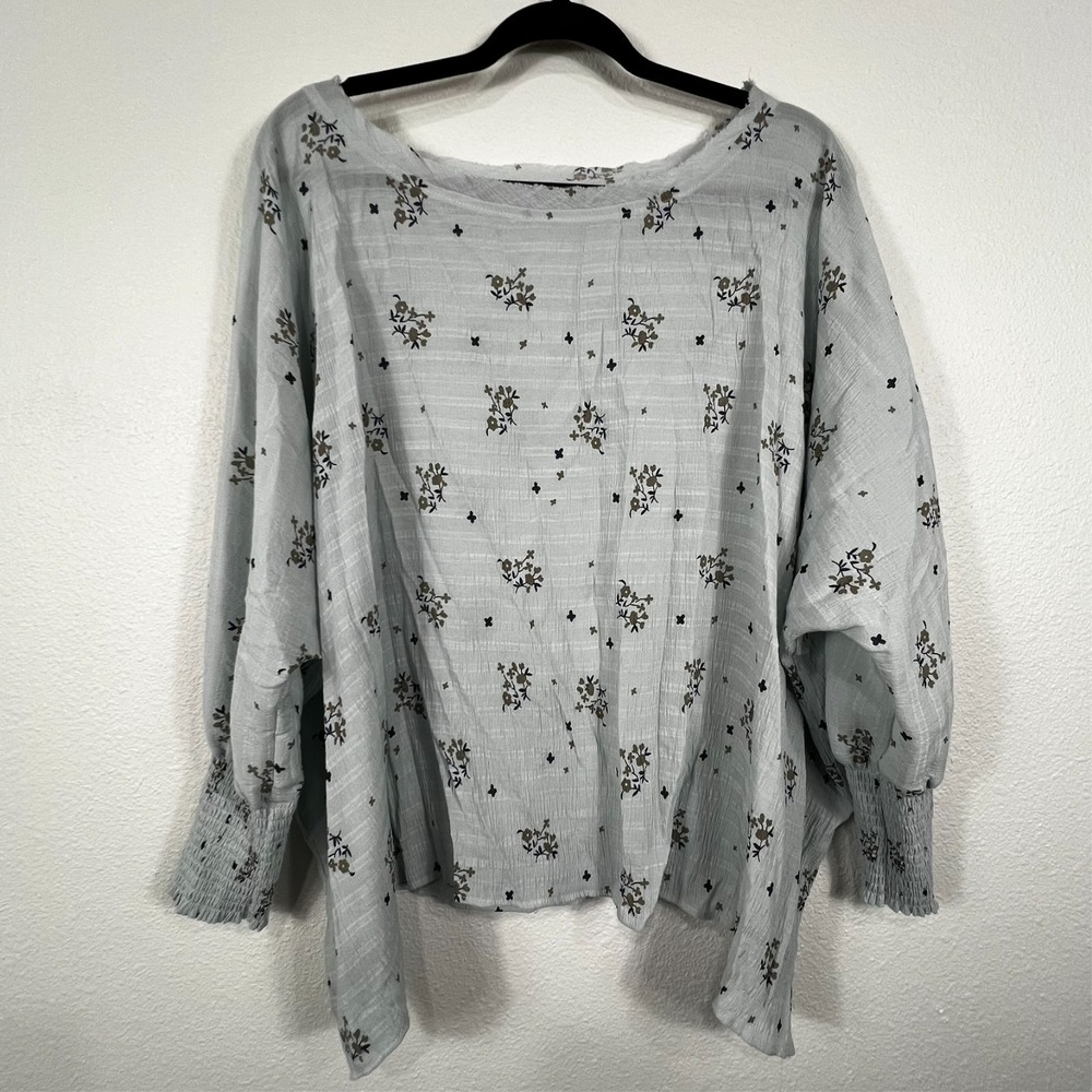 Fun2Fun‎ Blouse Floral Batwing Smocked Cuff Light Blue Women M/L